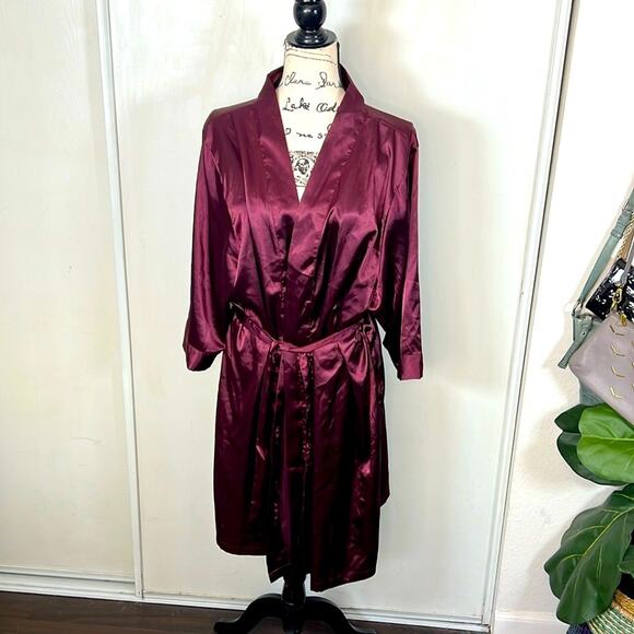 David’s Bridal Embroidered Satin Made of Honor Robe size L/XL - Picture 2 of 6